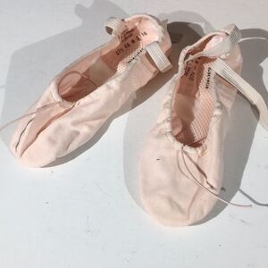 Leo’s Dancewear Ballet Slippers Size 6.5